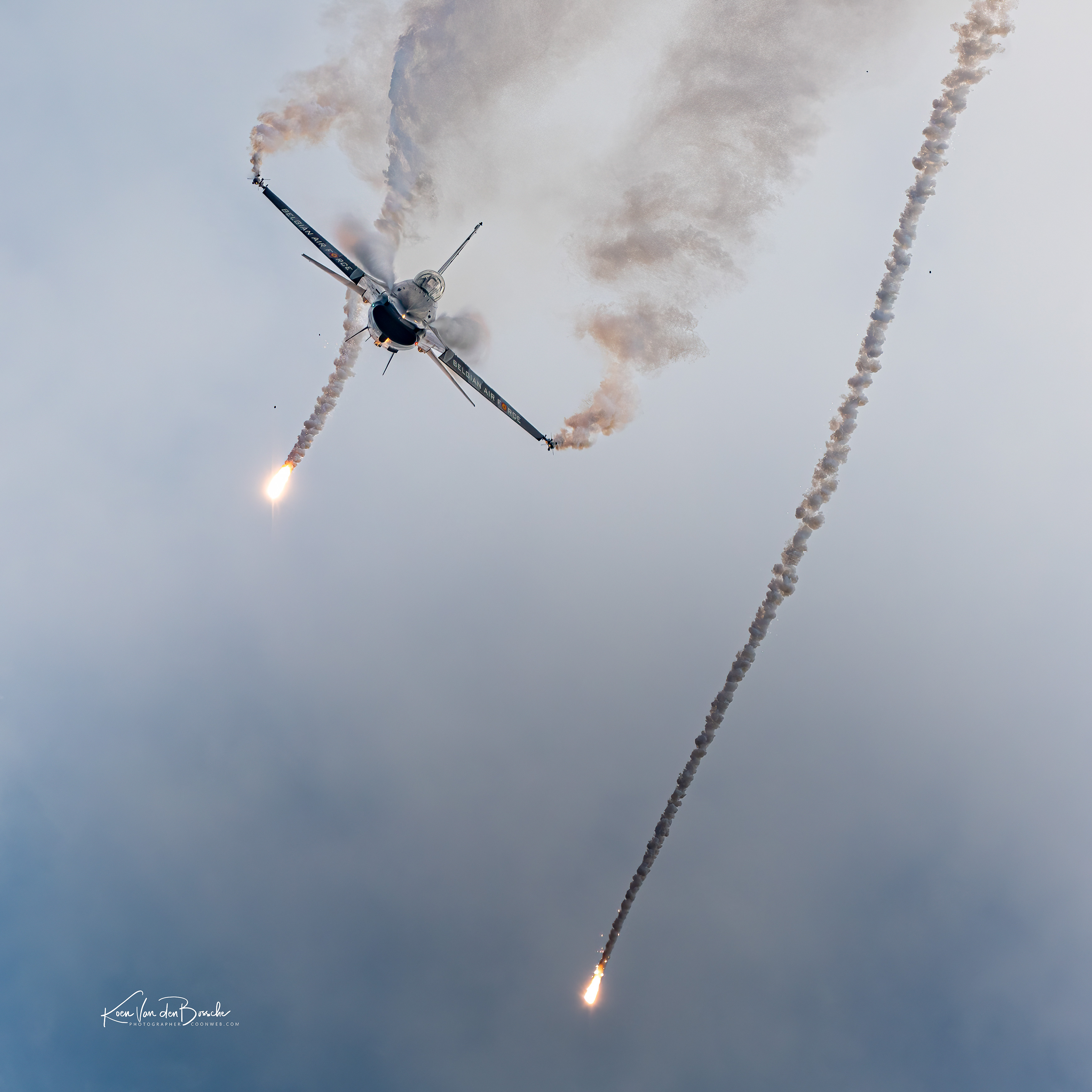 Fotografie: F-16 – Airshow Moment door Koen Van den Bossche